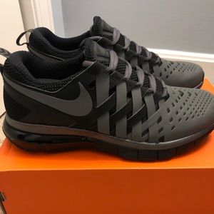 Nike Fingertrap Max (Metallic Dark Grey)